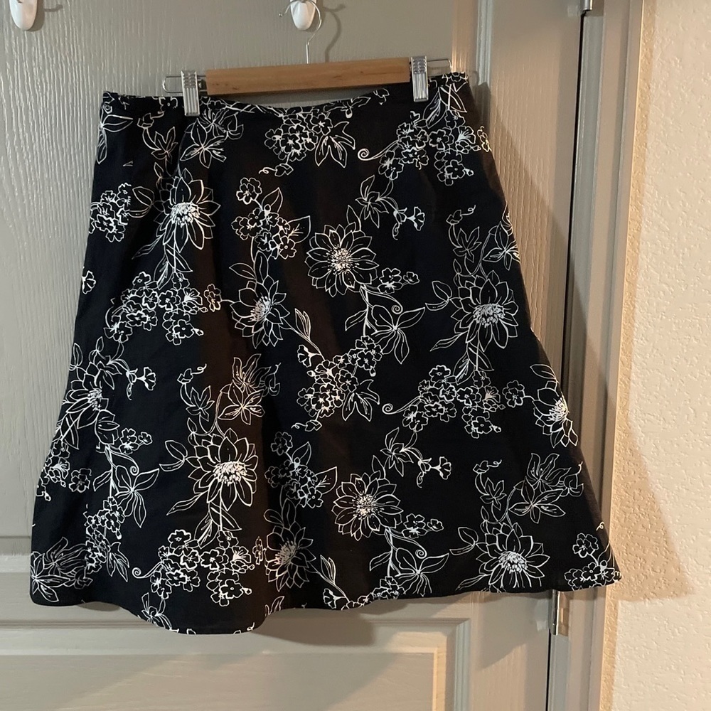 Sag Harbor Women’s 12 Floral Skirt Knee Length